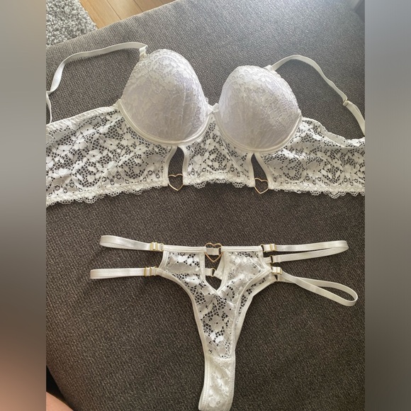 BN, no tags Lacey White Lingerie Set - Picture 2 of 12